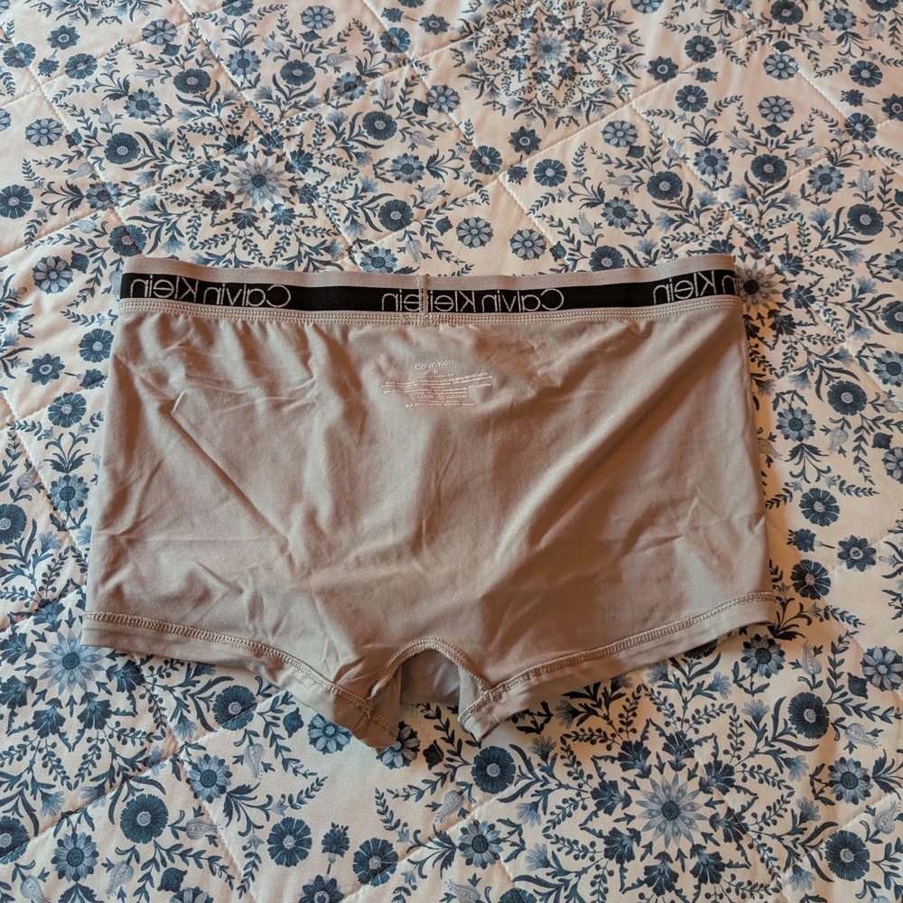 Calvin Klein Underwear Men's Gray Trunks - Picture 5 of 5